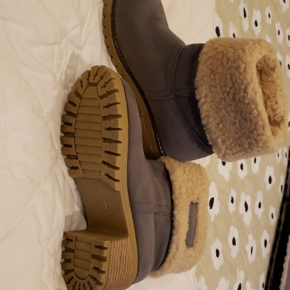 Gray workboots - Picture 2 of 4